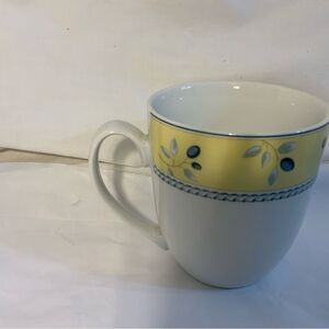 COPY - Royal Doulton Blueberry Blue Trim Berries Leaves Yellow Rim White Mug